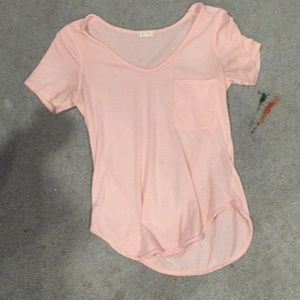 pink tee shirt